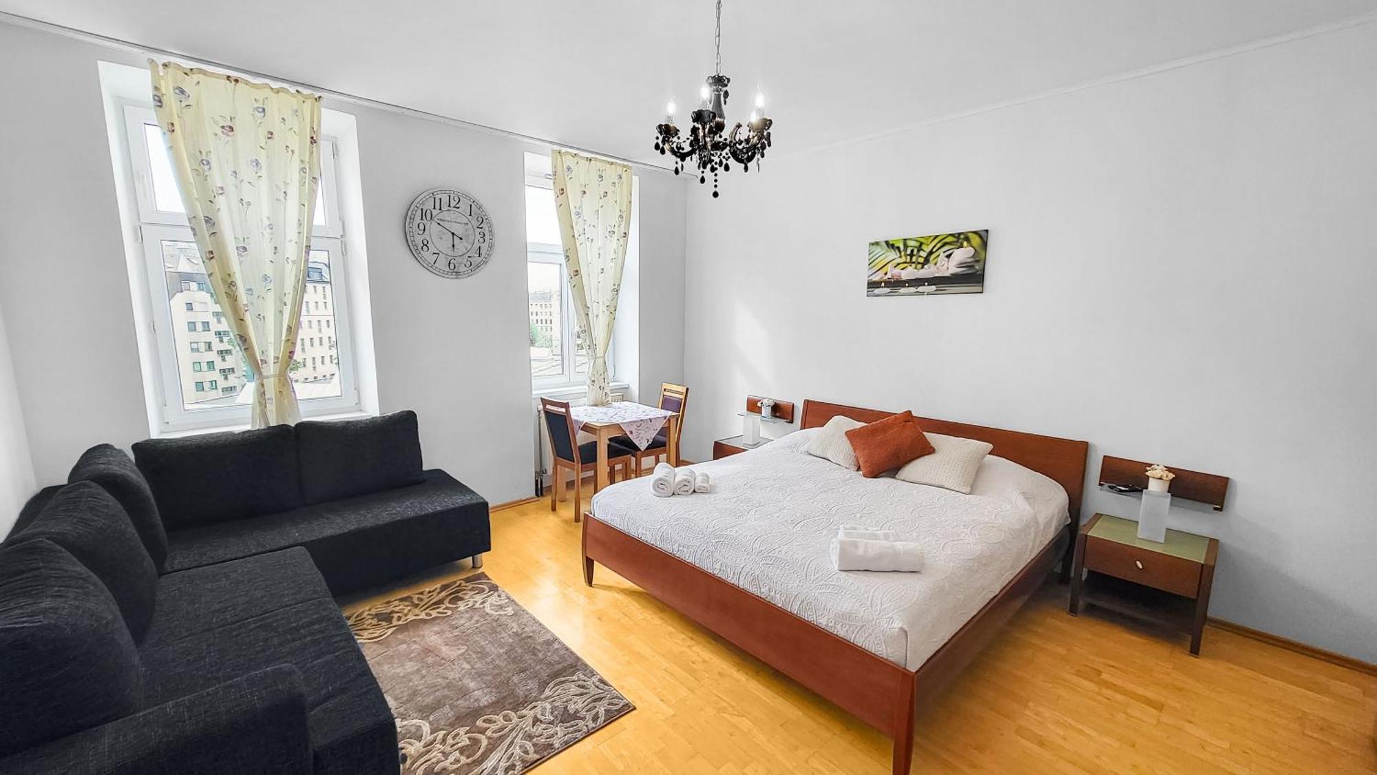 Spacious Three-Bedroom, Three King-Size Beds Wien Exterior foto