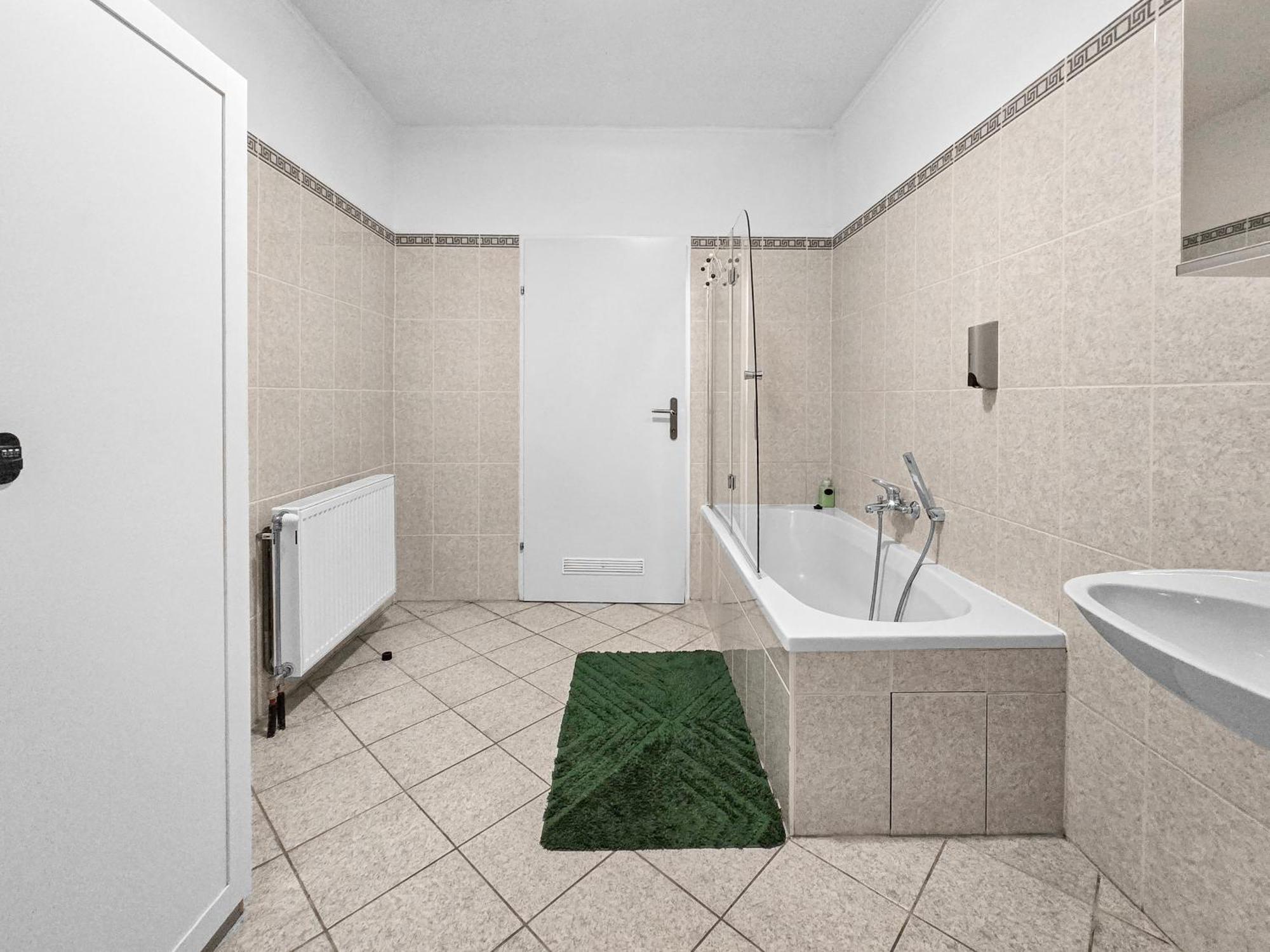 Spacious Three-Bedroom, Three King-Size Beds Wien Exterior foto
