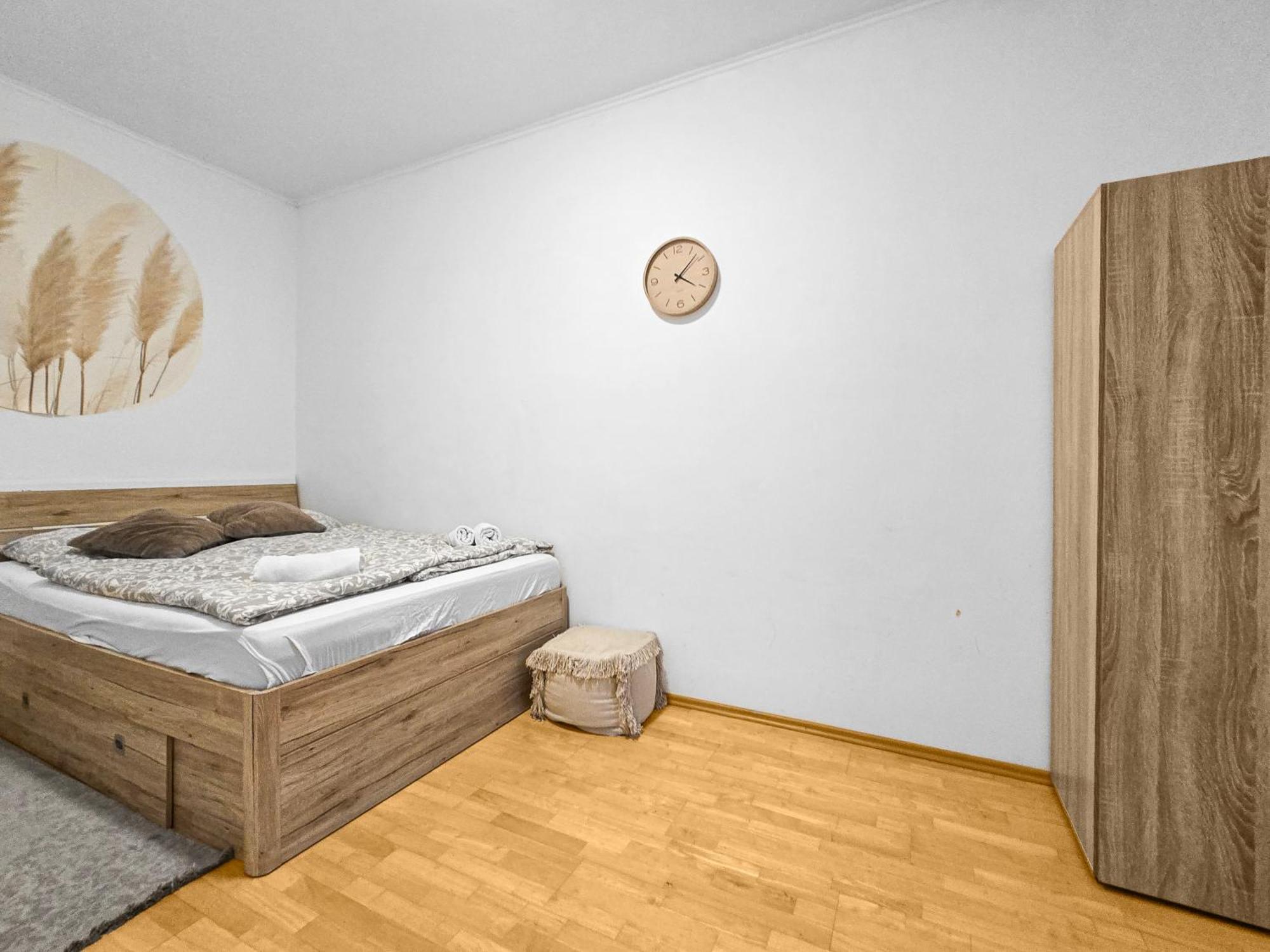 Spacious Three-Bedroom, Three King-Size Beds Wien Exterior foto