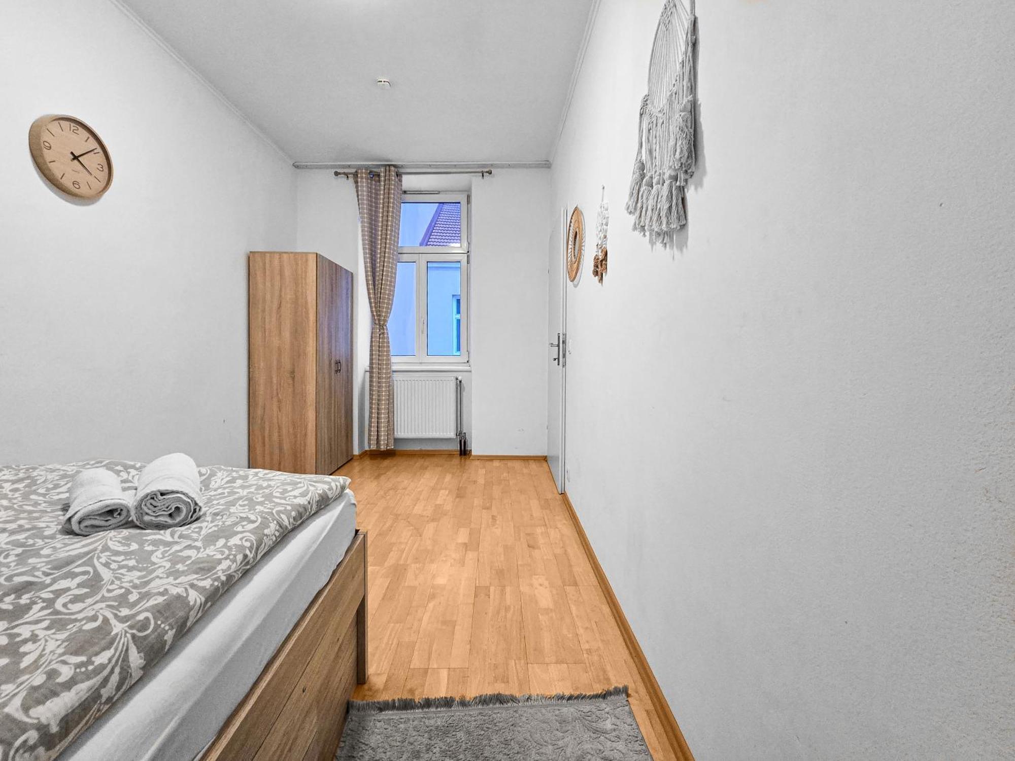 Spacious Three-Bedroom, Three King-Size Beds Wien Exterior foto