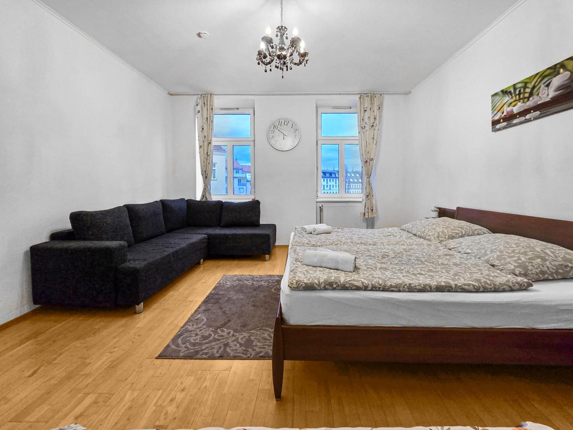 Spacious Three-Bedroom, Three King-Size Beds Wien Exterior foto