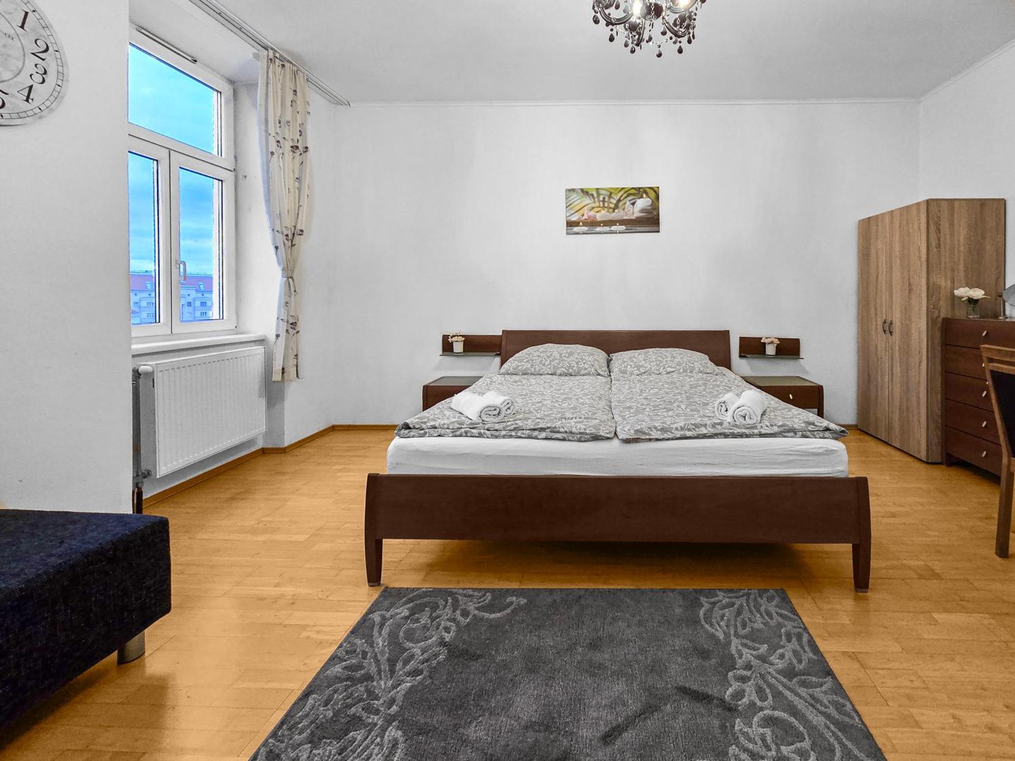 Spacious Three-Bedroom, Three King-Size Beds Wien Exterior foto
